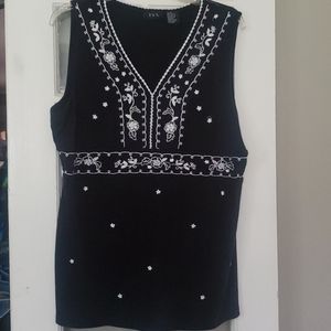 Super Classy Black White Top Scrolling Embroidery